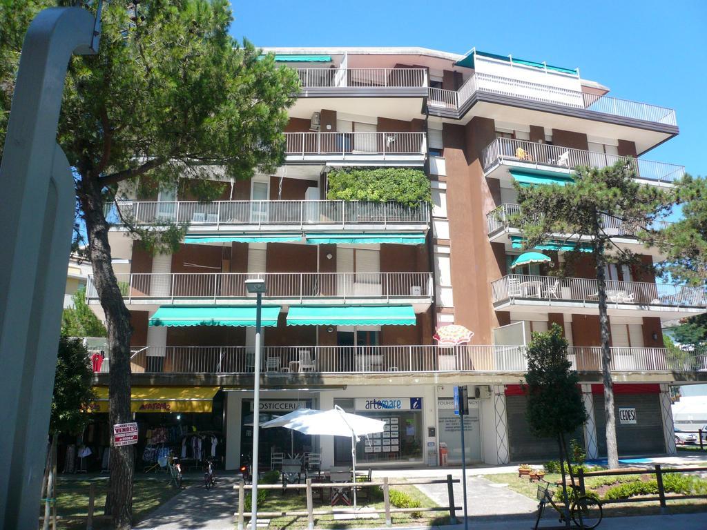 Residence Oceanico Lignano Sabbiadoro Buitenkant foto